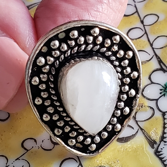 NWOT, Moonstone & Silver Handmade Ring Sz 8, Very Artistic Silver Work, Teardrop - Picture 7 of 7